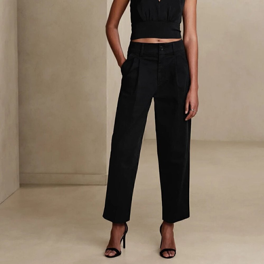 Banana Republic Black Pleated Crop Pants Size 2 TALL RETAIL $70